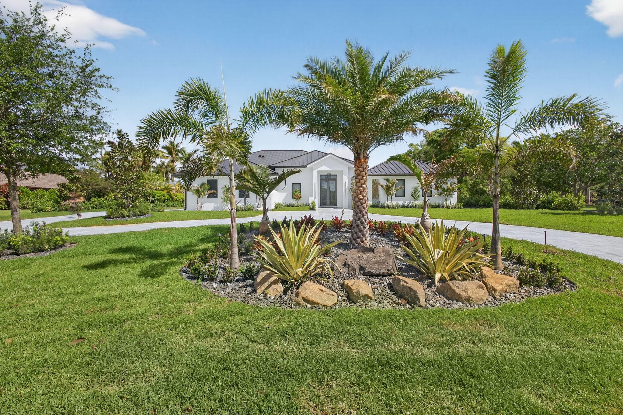8771 Man O War Road, Palm Beach Gardens, FL 33418 — photo 3 of 61