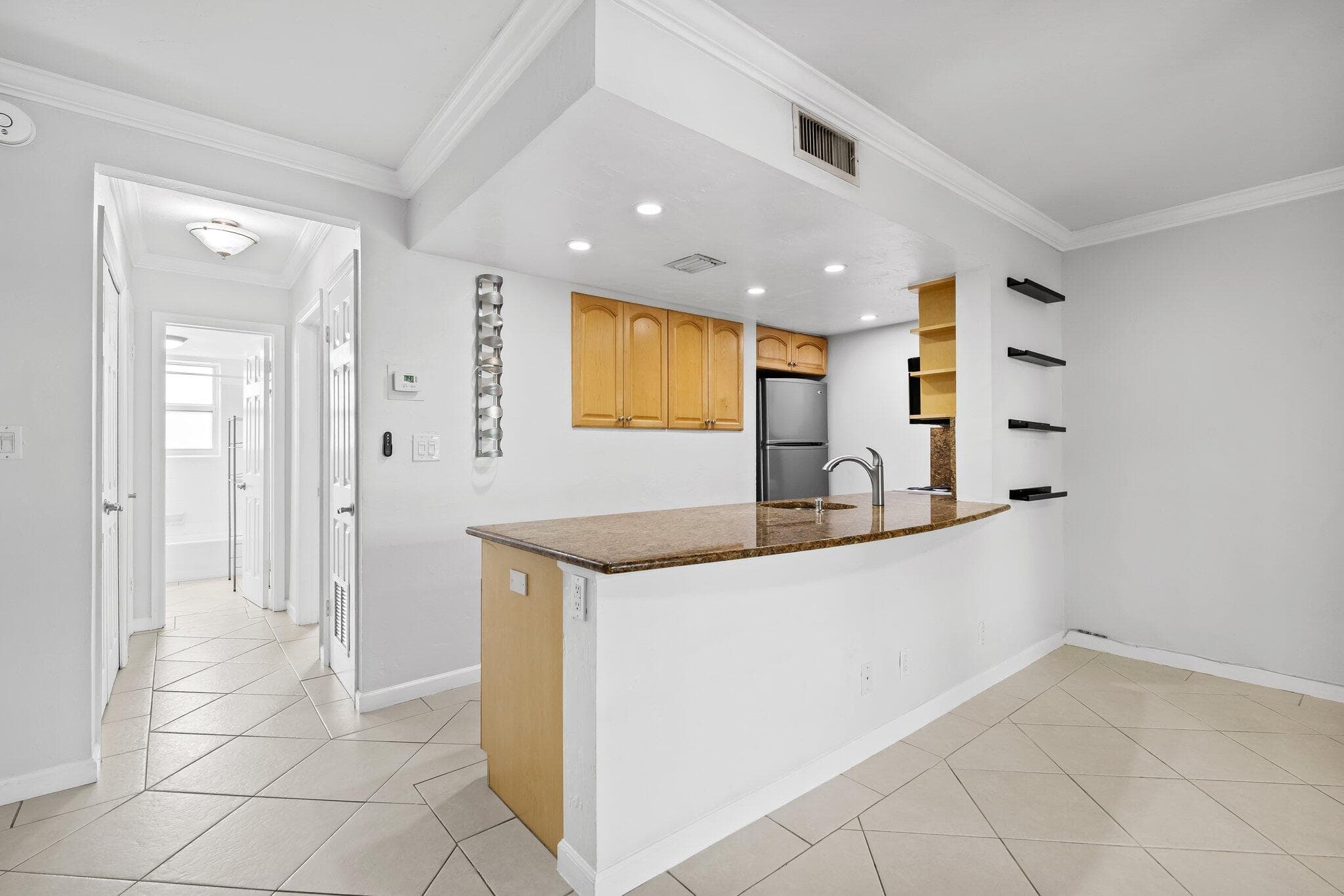 1012 SE 15th Street 2, Fort Lauderdale, FL 33316 — photo 1 of 29