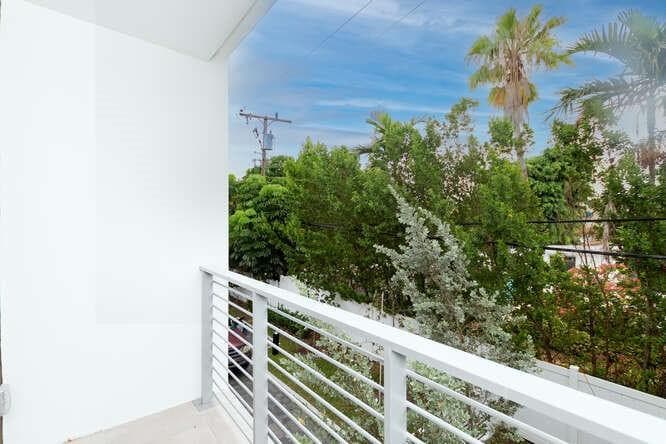 700 NE 14th Avenue 206, Fort Lauderdale, FL 33304 — photo 32 of 73