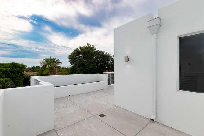 700 NE 14th Avenue 206, Fort Lauderdale, FL 33304 — photo 63 of 73