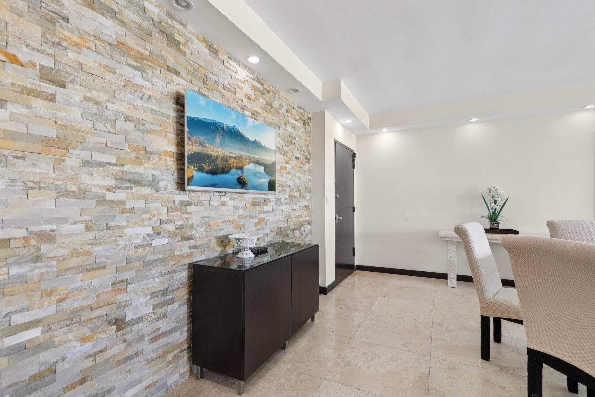 5601 Collins Avenue 1716, Miami Beach, FL 33140 — photo 8 of 42