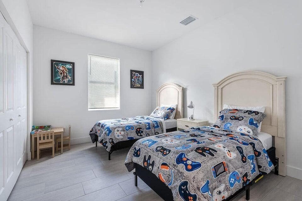 2689 Hiawatha Avenue, West Palm Beach, FL 33409 — photo 12 of 28