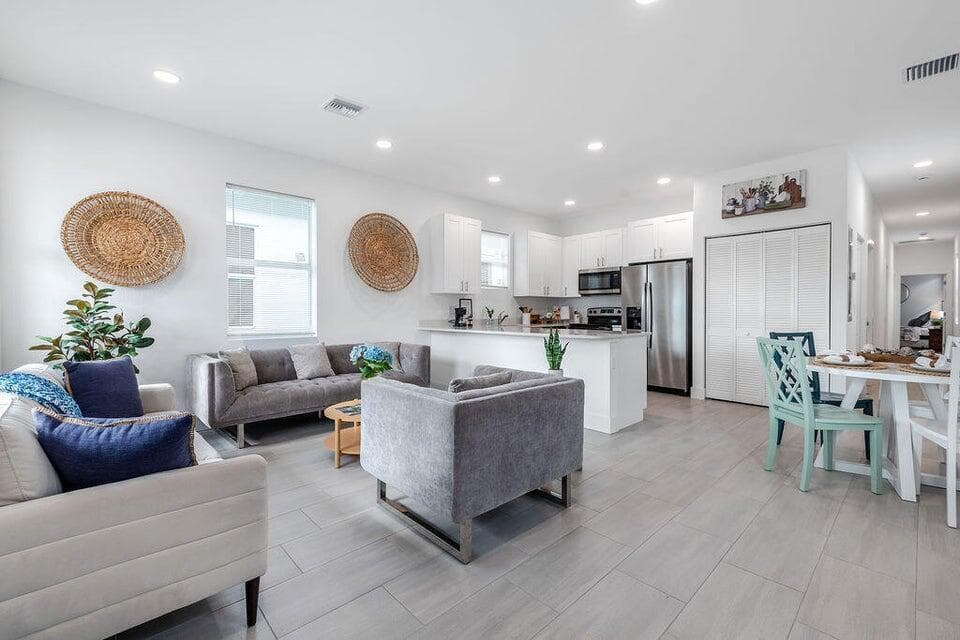 2615 Hiawatha Avenue, Westgate, FL 33409 — photo