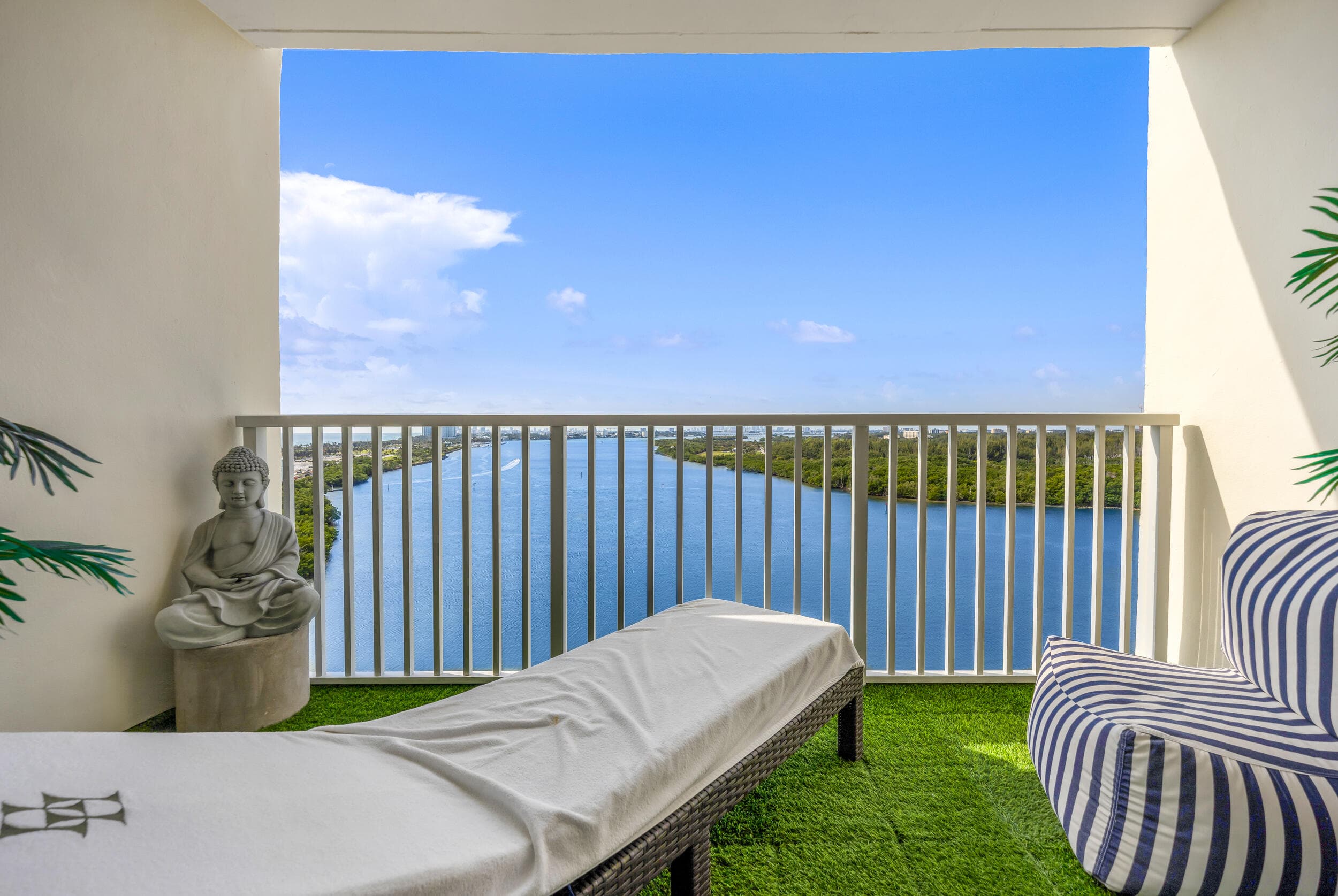 300 Bayview Drive 1614, Sunny Isles Beach, FL 33160 — photo 5 of 31