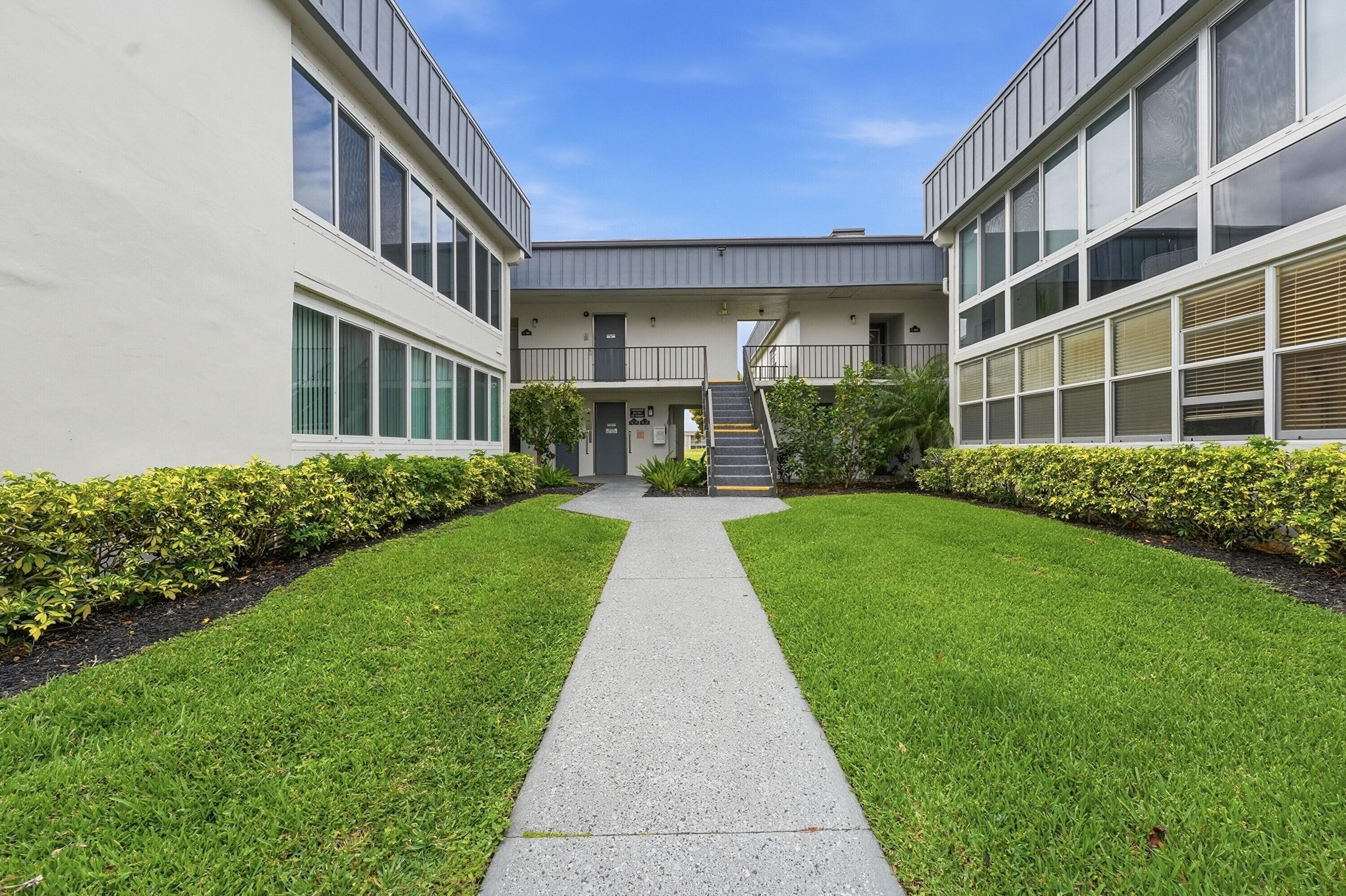 566 Piedmont L, Delray Beach, FL 33484 — photo 2 of 37