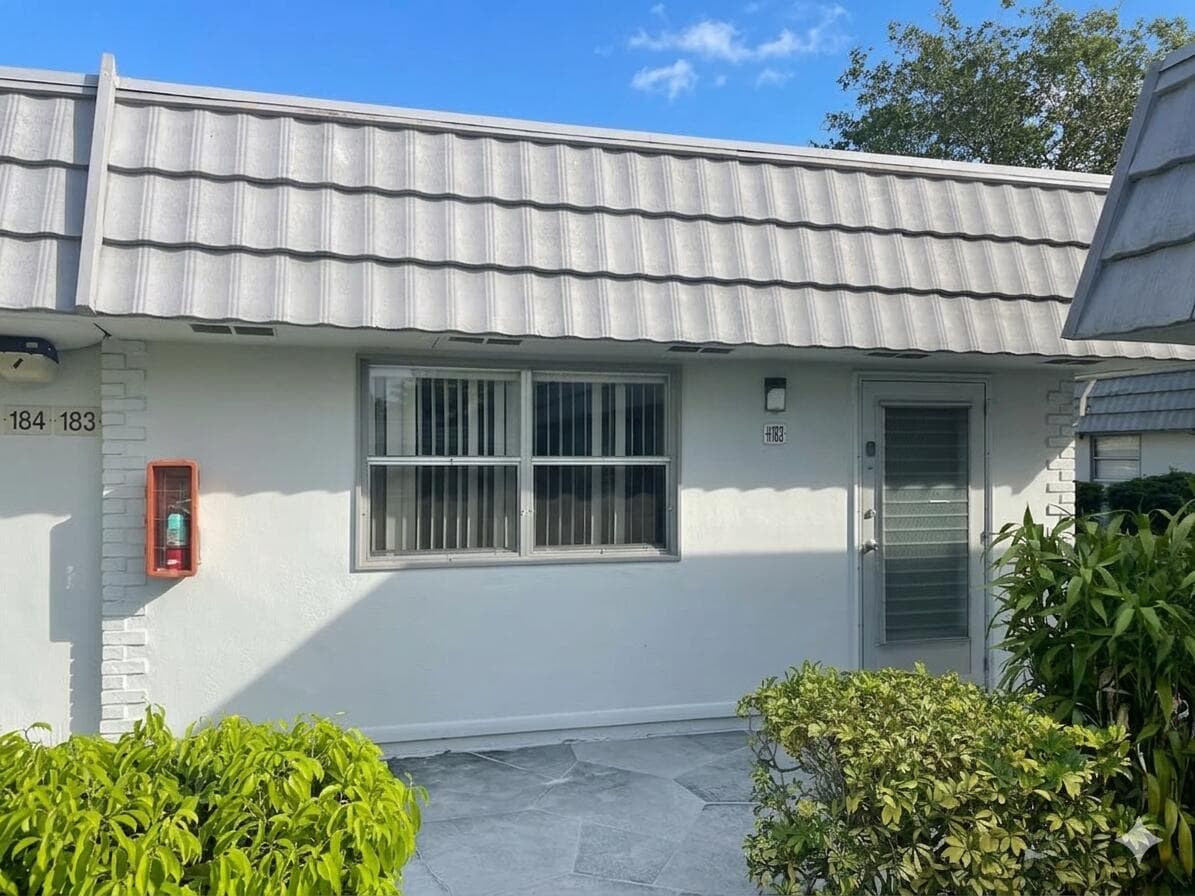 183 Valencia 183, Delray Beach, FL 33446 — photo 1 of 34