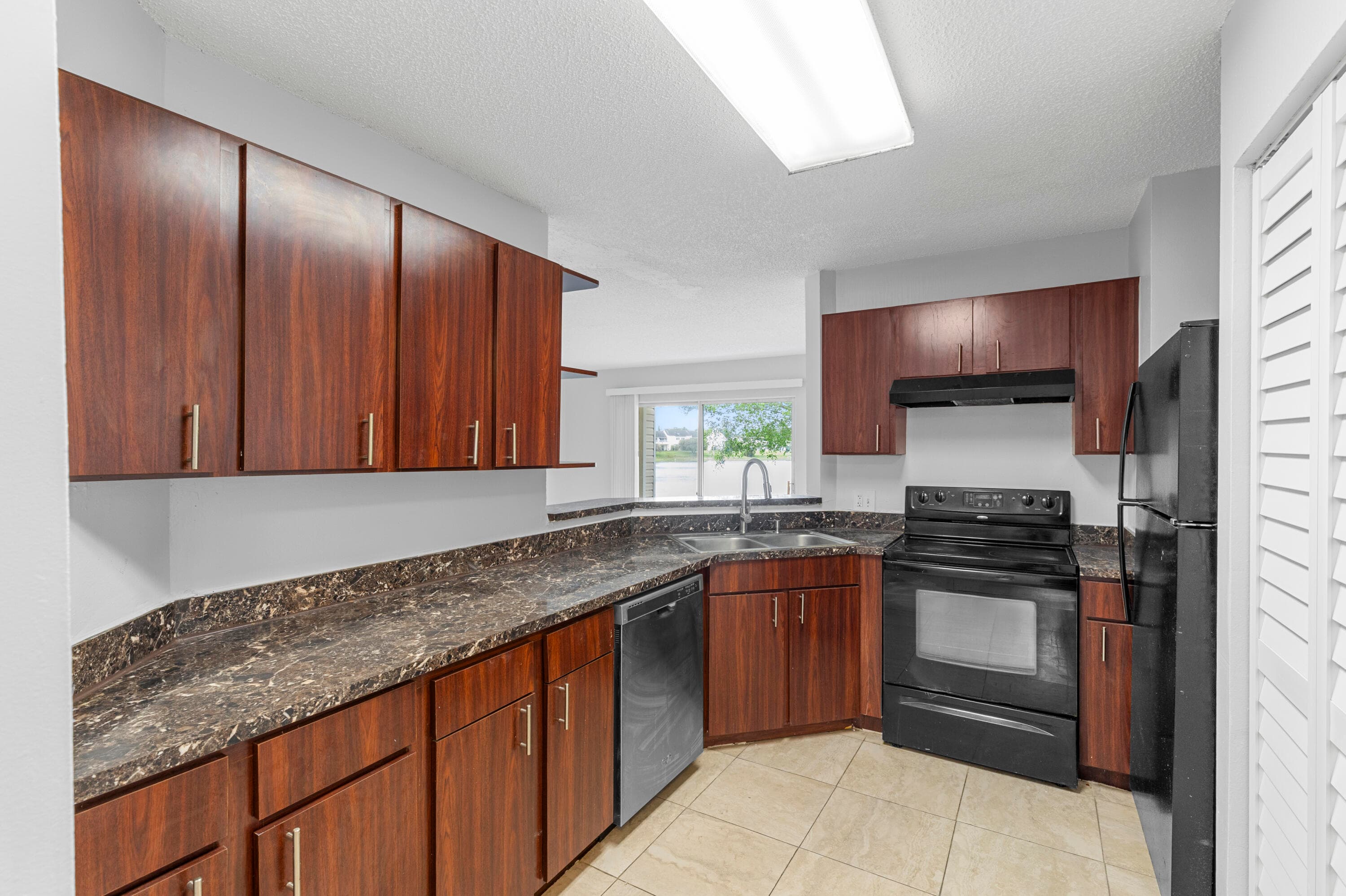 3469 NW 44th Street 104, Lauderdale Lakes, FL 33309 — photo 8 of 43
