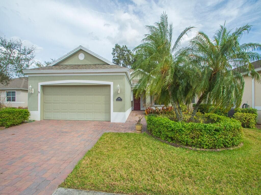 2794 W Brookfield Way, Vero Beach, FL 32966 — photo 1 of 28