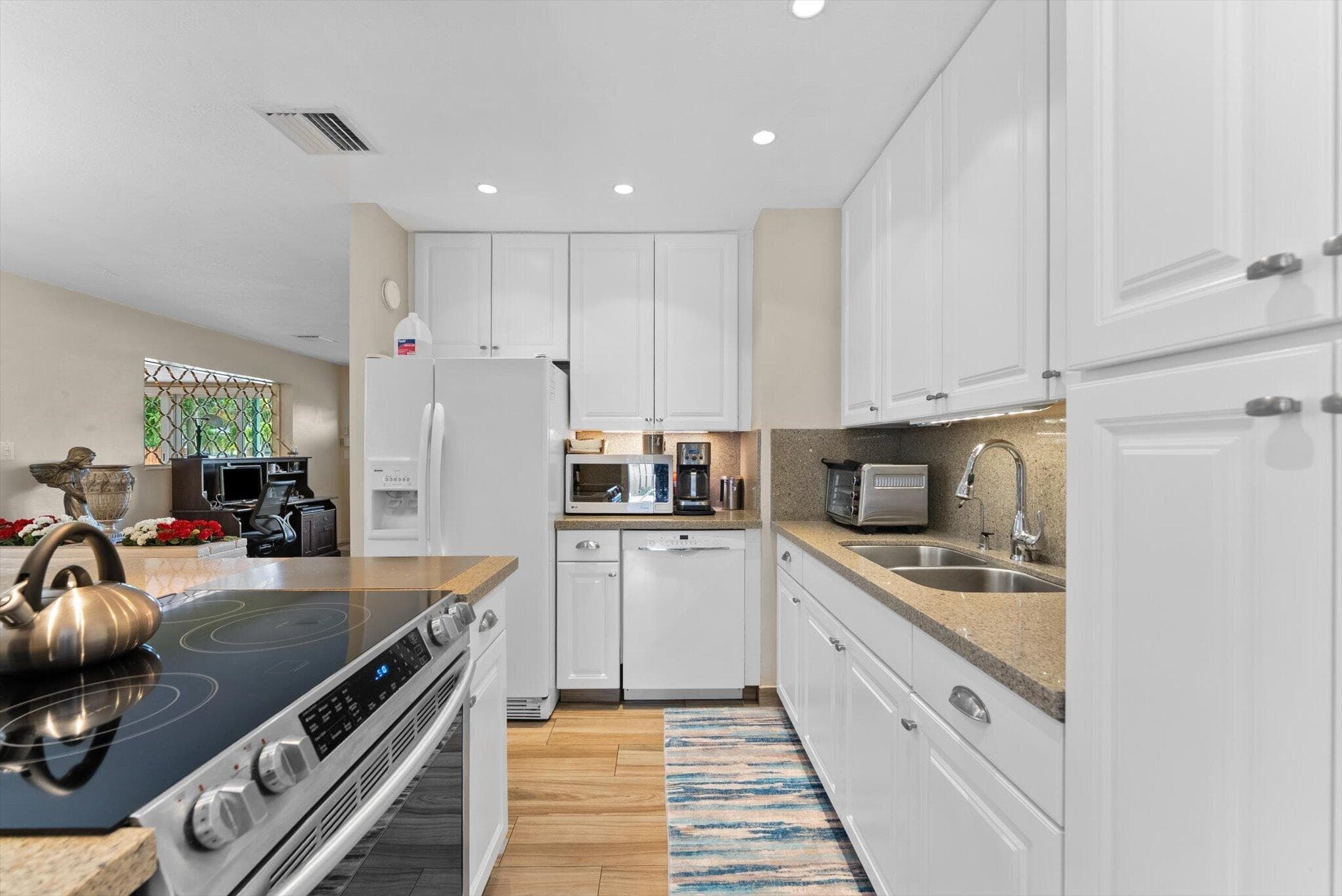 2625 NW 3rd Avenue, Wilton Manors, FL 33311 — photo 10 of 45