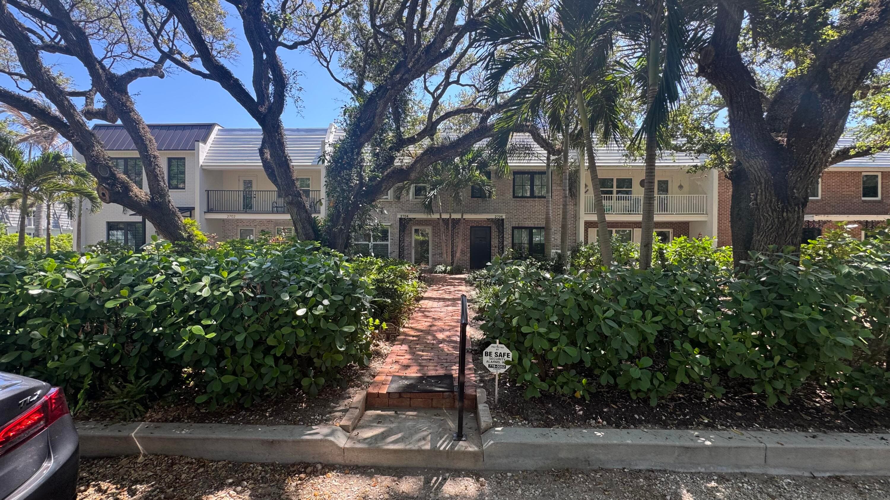 2704 Cardinal Drive, Vero Beach, FL 32963 — photo 2 of 18
