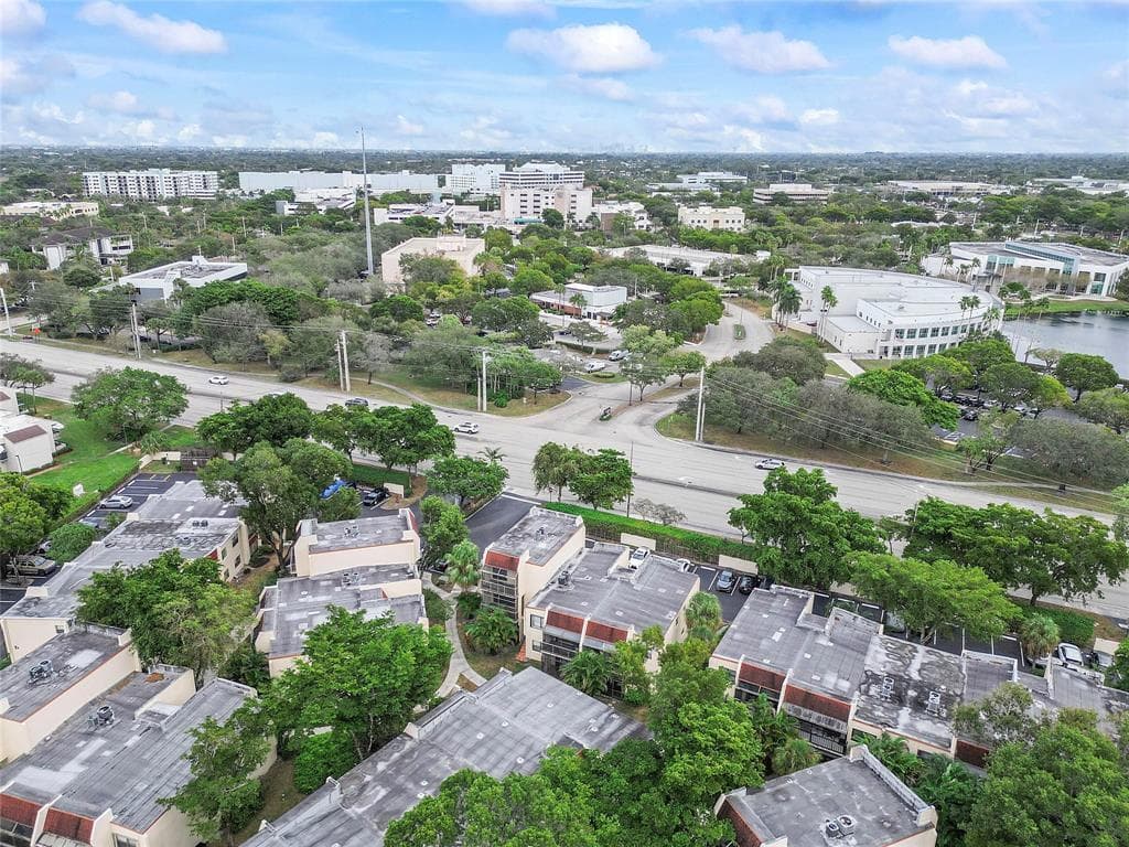 301 N Pine Island Road 107, Plantation, FL 33324 — photo 4 of 28