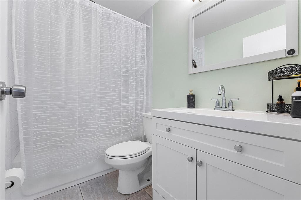 301 N Pine Island Road 107, Plantation, FL 33324 — photo 15 of 28