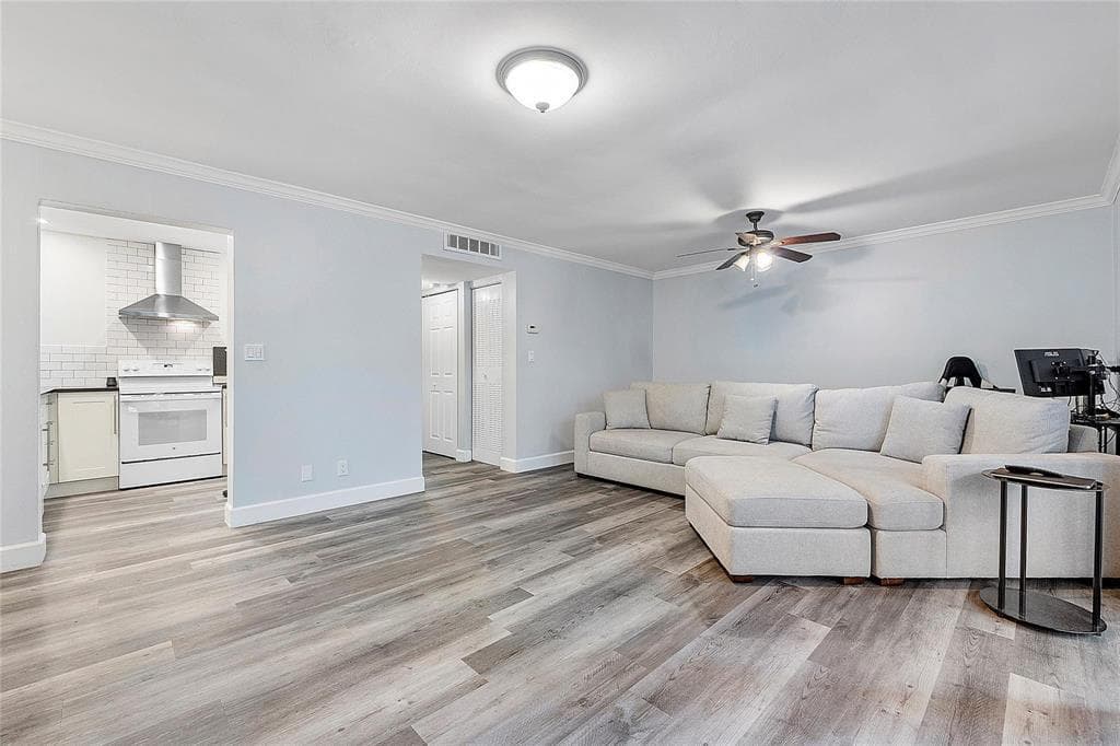 301 N Pine Island Road 107, Plantation, FL 33324 — photo 21 of 28