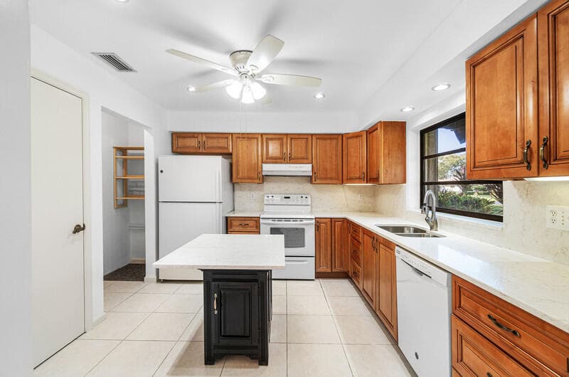 10120 Eaglewood Terrace B, Boynton Beach, FL 33436 — photo 13 of 37