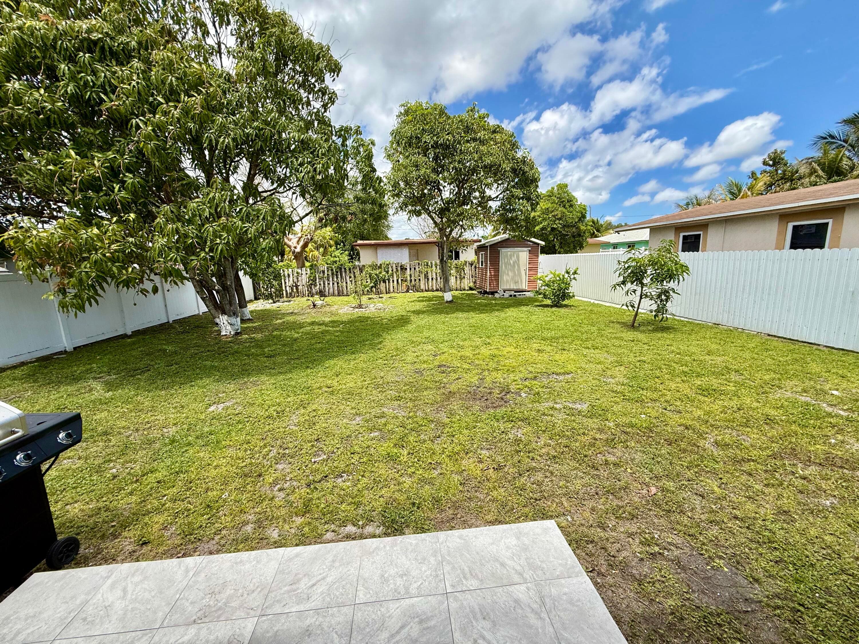 5101 SW 24th Street, West Park, FL 33023 — photo 26 of 30