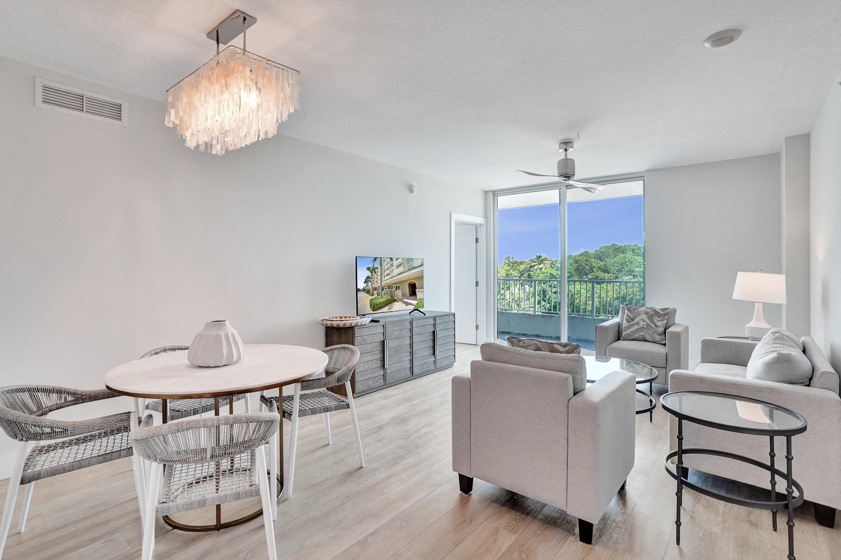 700 E Boynton Beach Boulevard 406, Boynton Beach, FL 33435 — photo 4 of 49