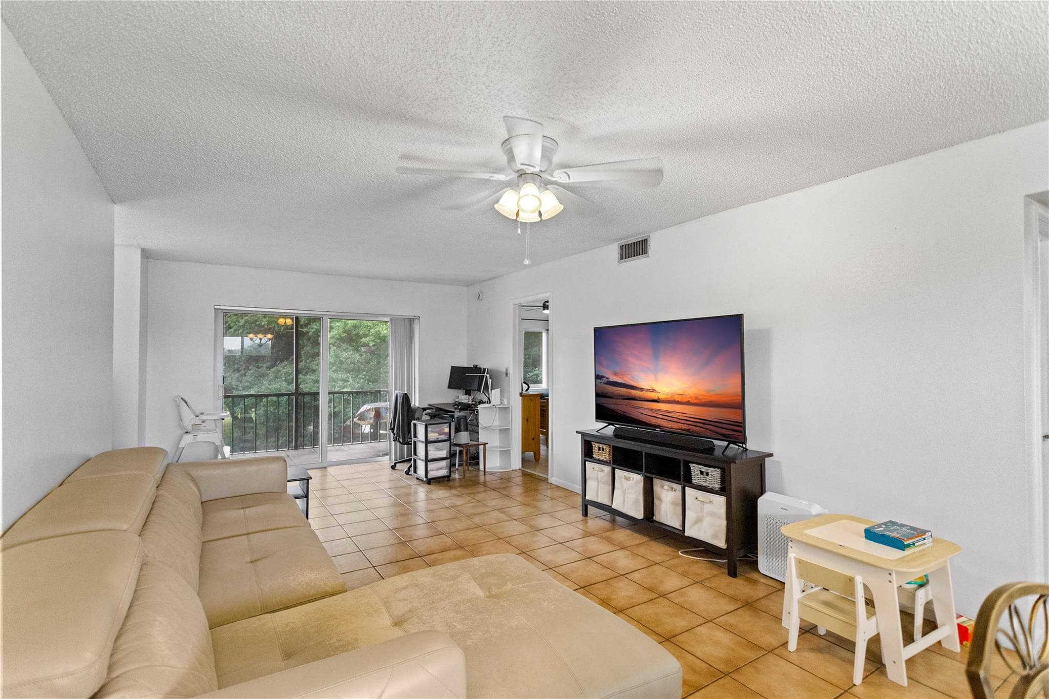 8990 S Hollybrook Boulevard Unit 305, Pembroke Pines, FL 33025 — photo 6 of 44