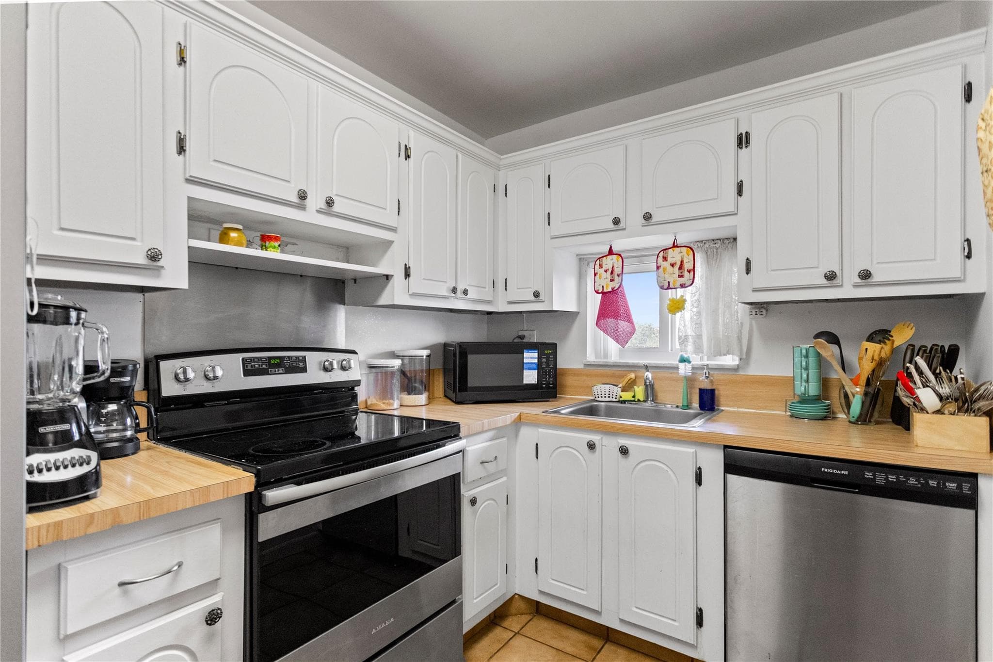 8990 S Hollybrook Boulevard Unit 305, Pembroke Pines, FL 33025 — photo 15 of 44