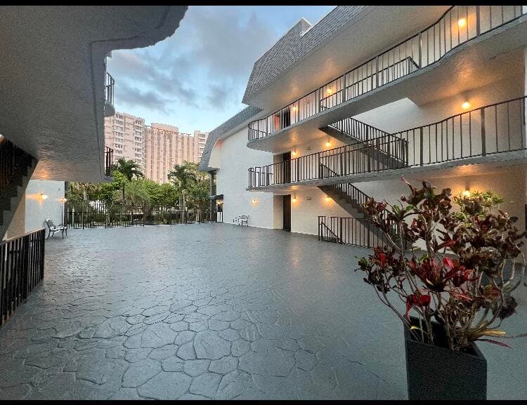 4013 N Ocean Drive N 109, Lauderdale-By-The-Sea, FL 33308 — photo 33 of 51