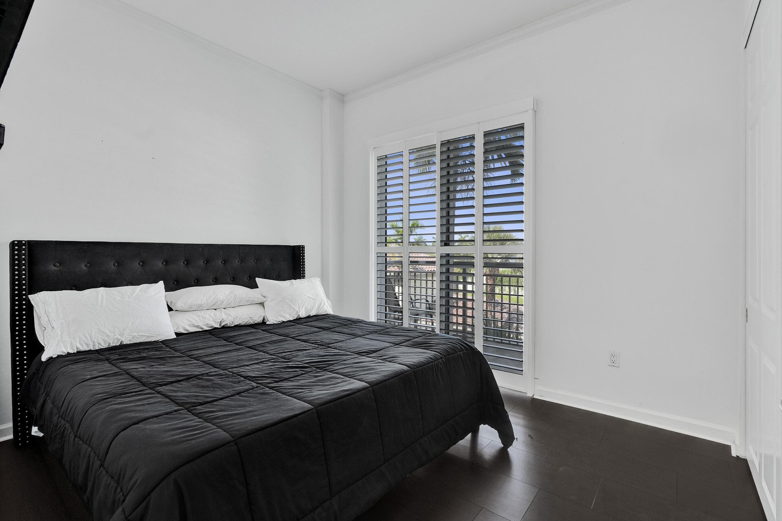 2625 NE 14th Avenue 114, Wilton Manors, FL 33334 — photo 24 of 61