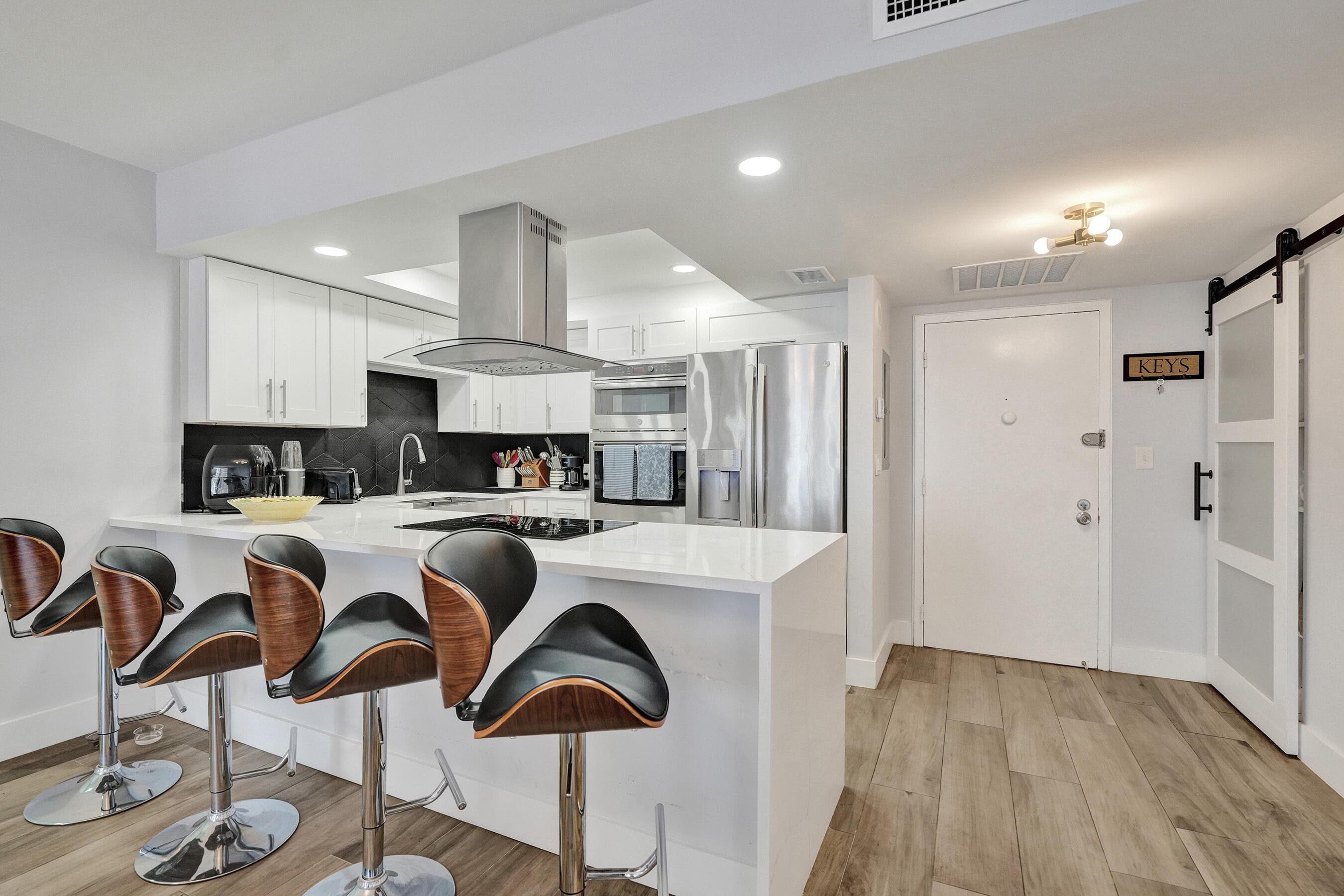 600 Three Islands Boulevard 615, Hallandale Beach, FL 33009 — photo 2 of 39