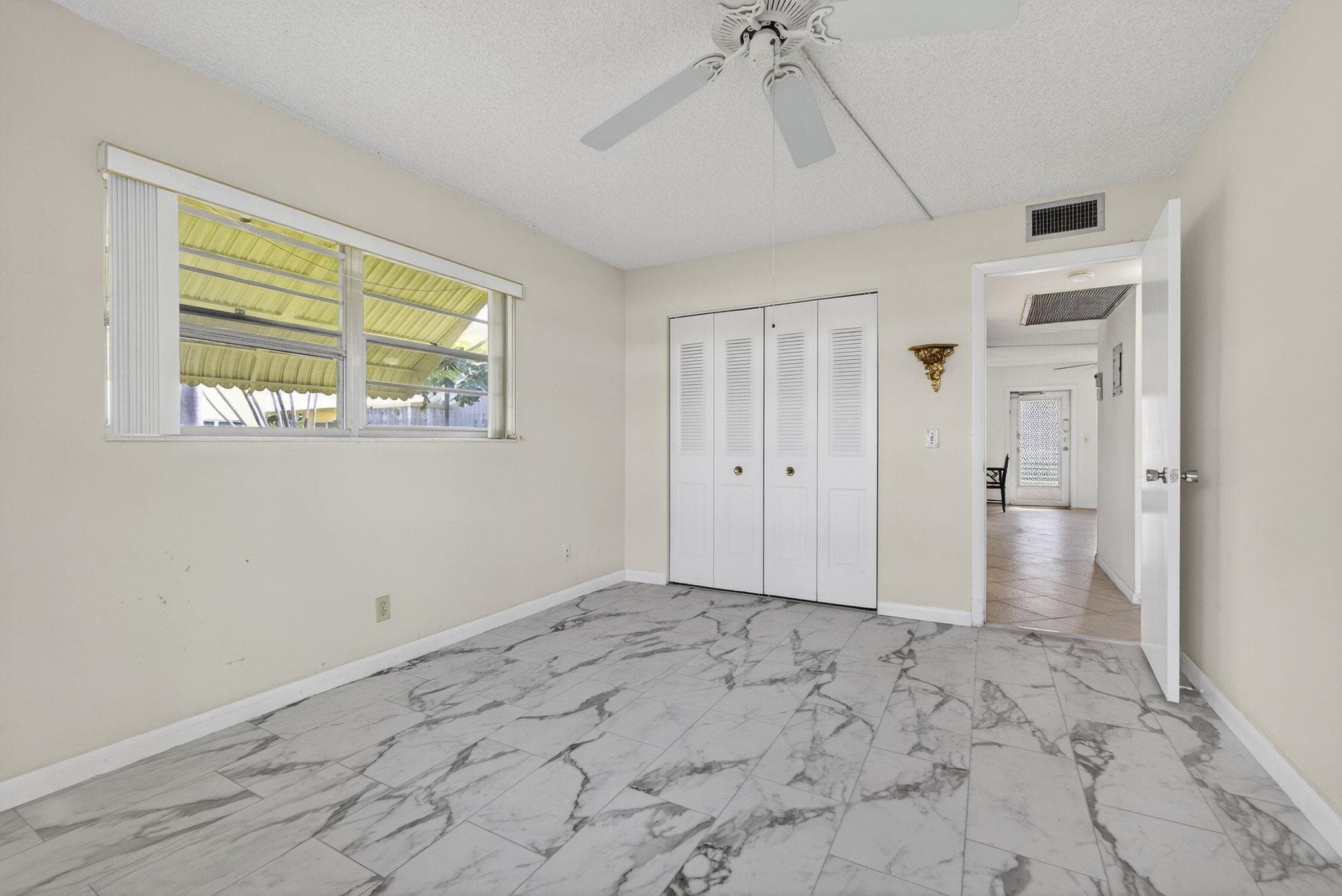 100 Sheffield E, West Palm Beach, FL 33417 — photo 13 of 35