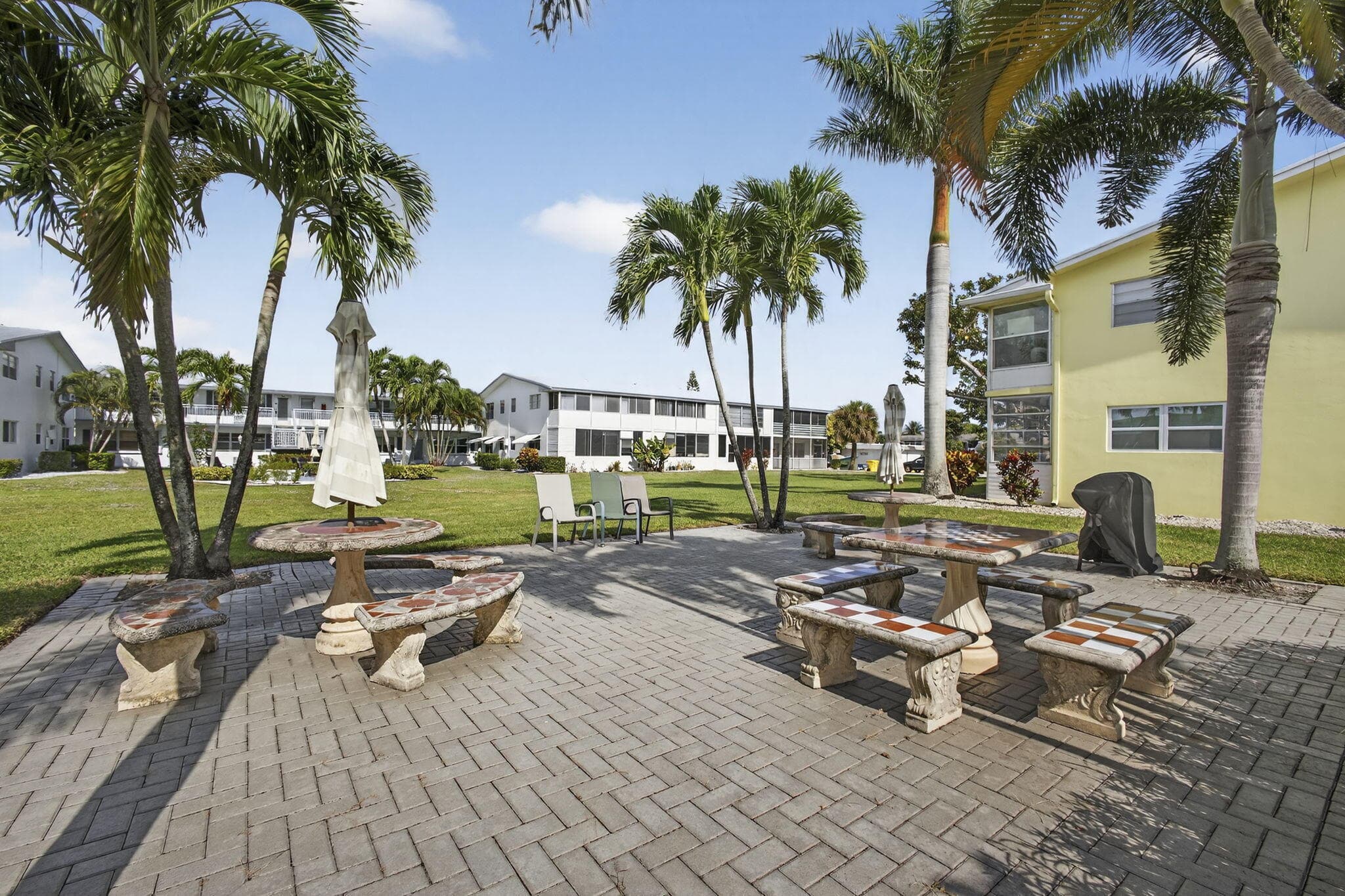 100 Sheffield E, West Palm Beach, FL 33417 — photo 17 of 35