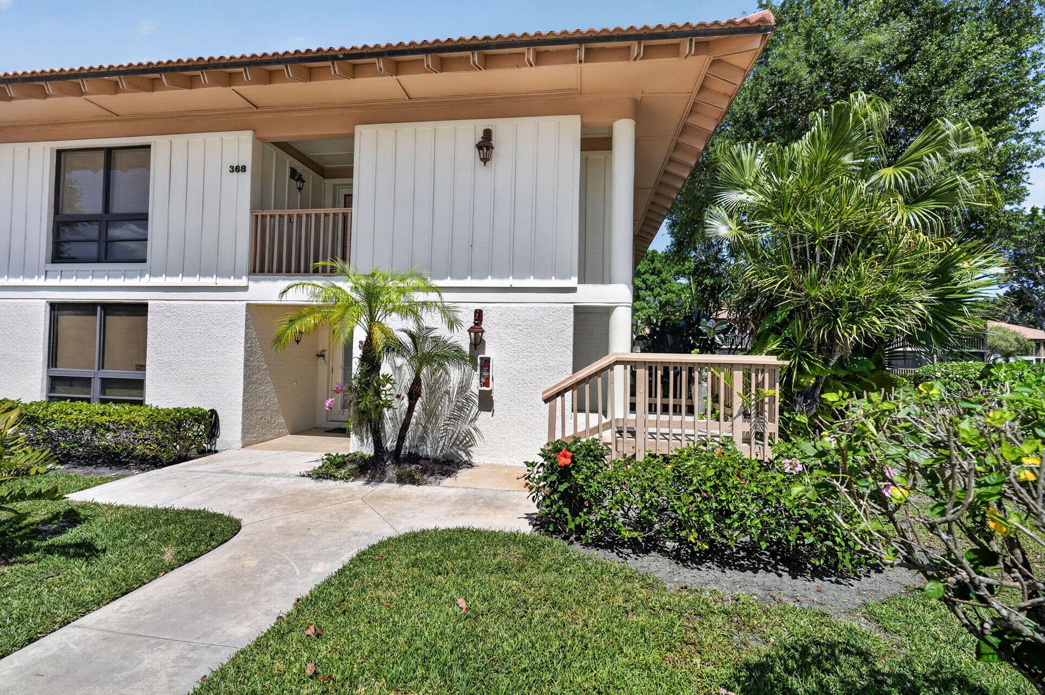 368 Brackenwood Circle, Palm Beach Gardens, FL 33418 — photo 3 of 40