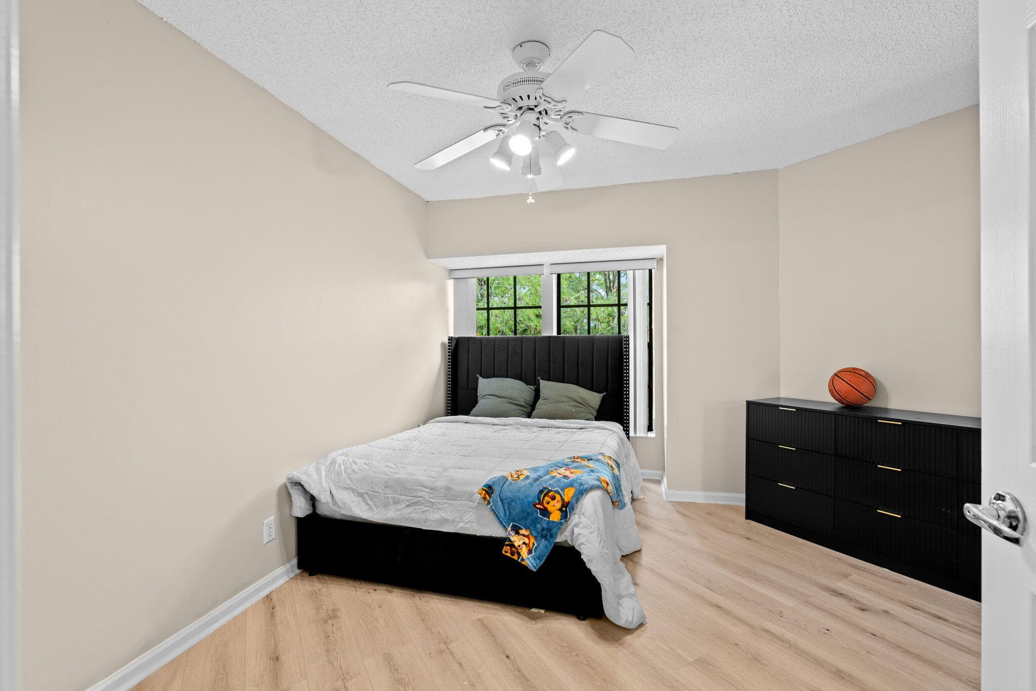 111 Weybridge Circle, Royal Palm Beach, FL 33411 — photo 31 of 47