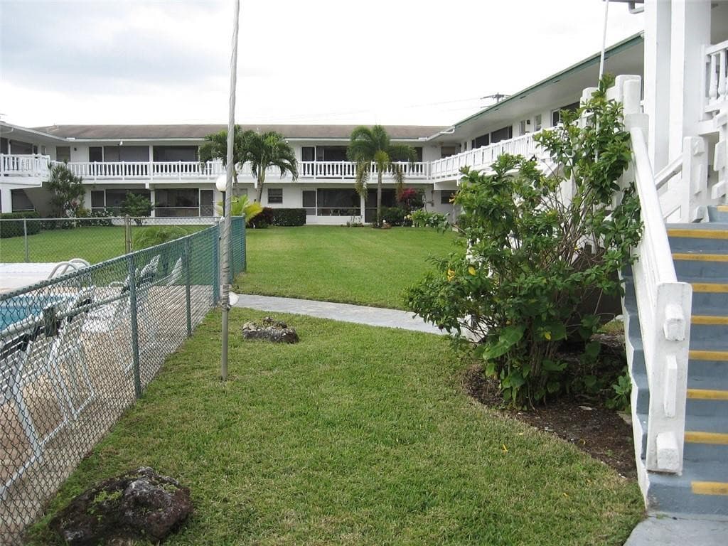 1631 NW 46th Avenue 118, Lauderhill, FL 33313 — photo 10 of 11