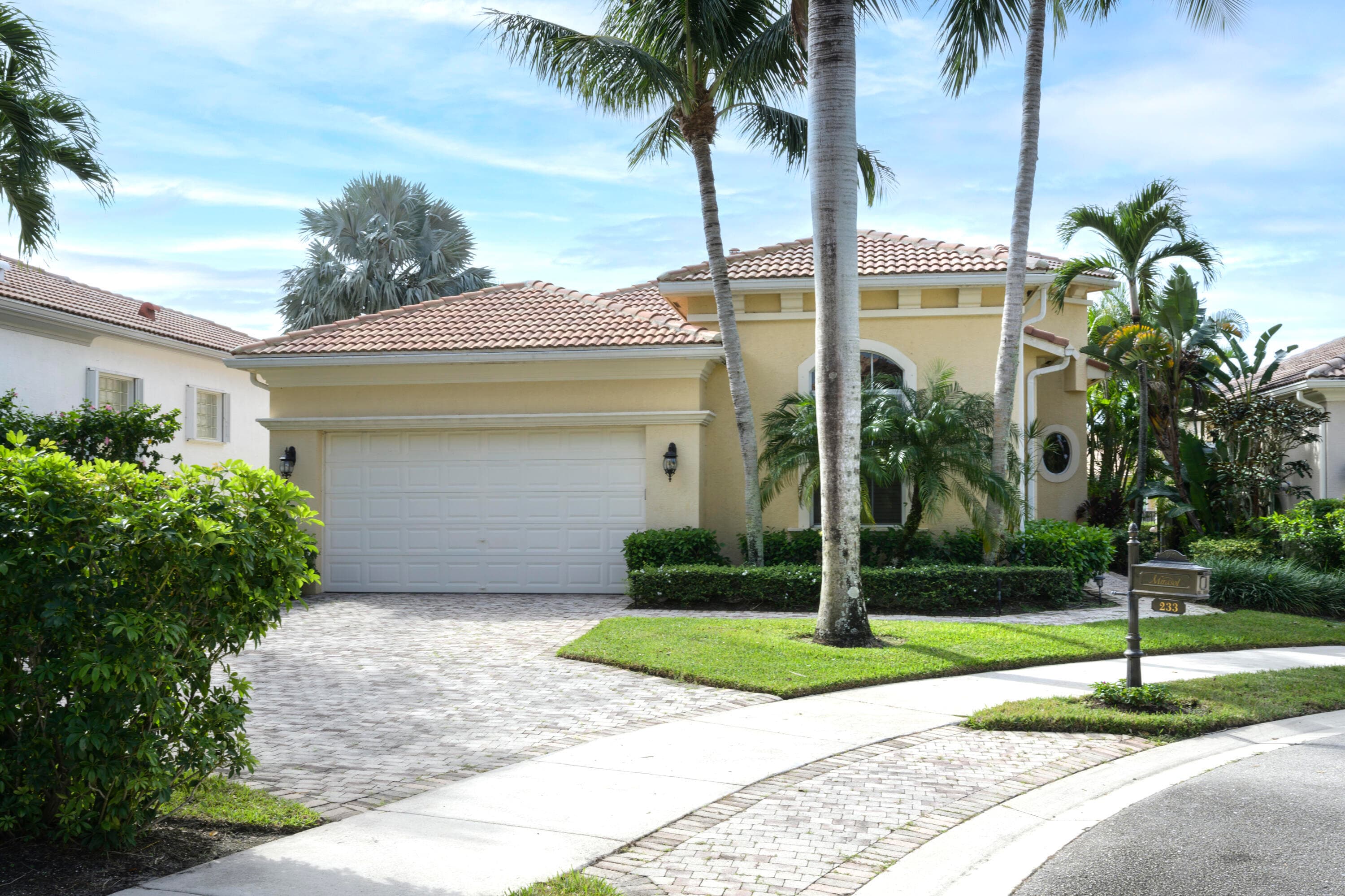 233 Andalusia Drive, Palm Beach Gardens, FL 33418 — photo 2 of 18