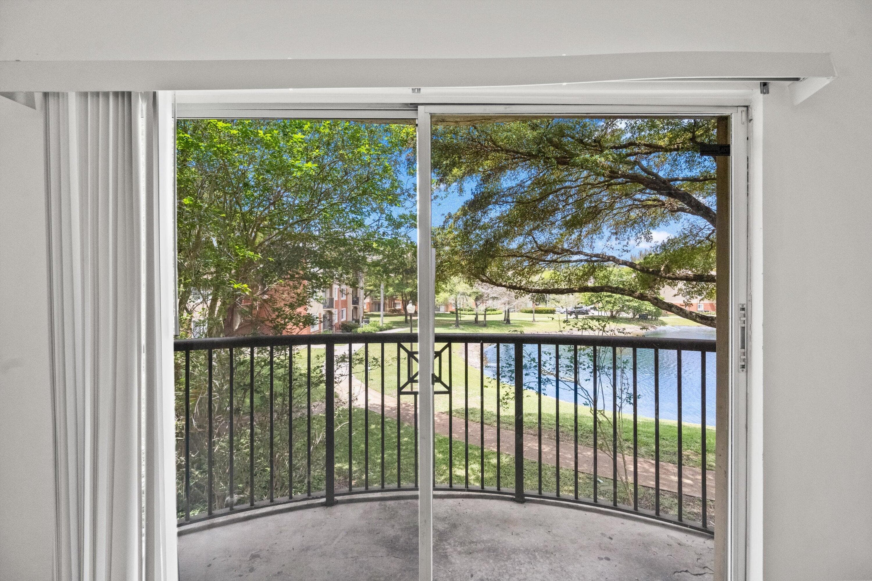 4159 N Haverhill Road 1307, West Palm Beach, FL 33417 — photo 6 of 29