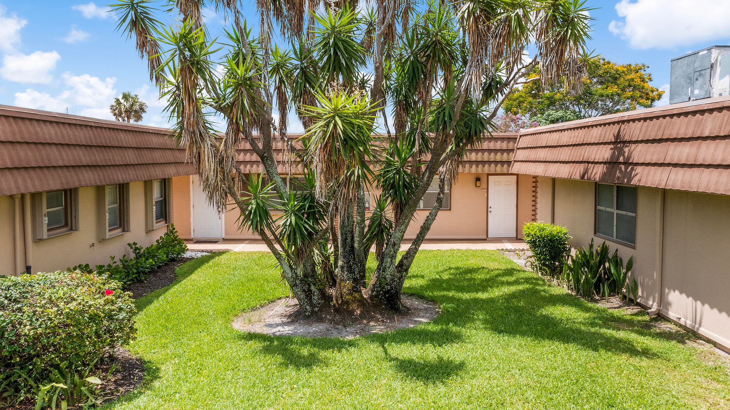 154 Seville G, Delray Beach, FL 33446 — photo 6 of 31