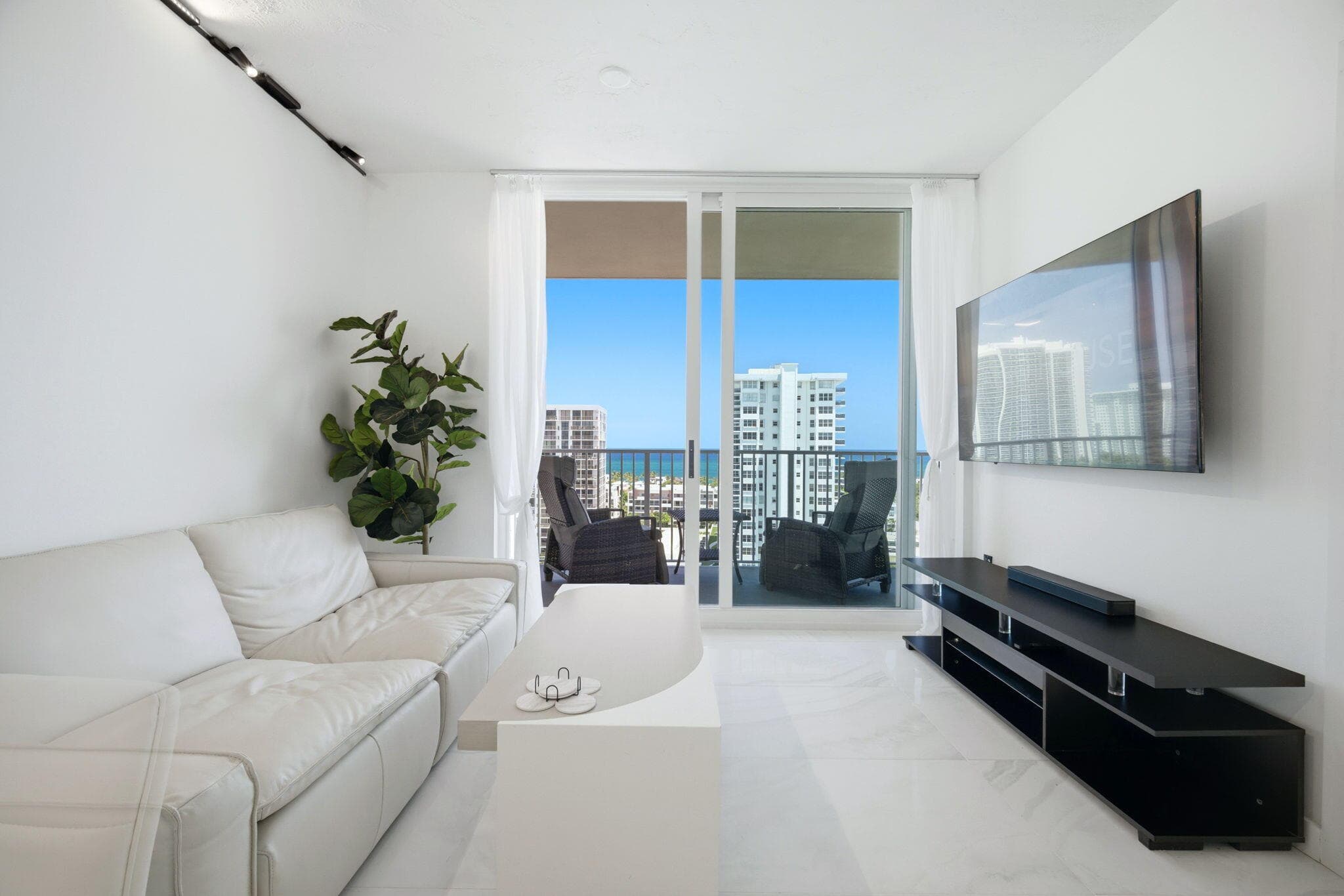 3020 NE 32nd Avenue 1407, Fort Lauderdale, FL 33308 — photo 1 of 32