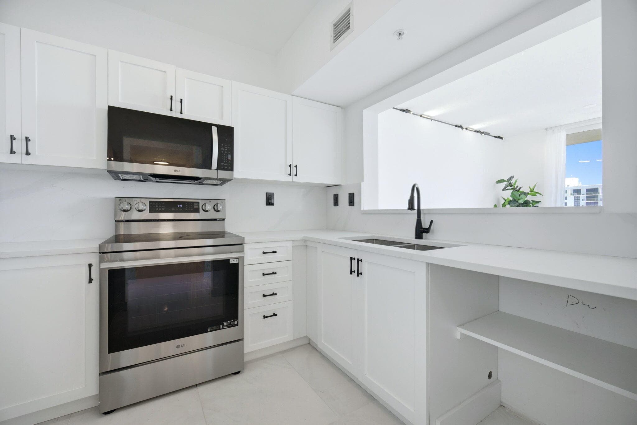 3020 NE 32nd Avenue 1407, Fort Lauderdale, FL 33308 — photo 7 of 32