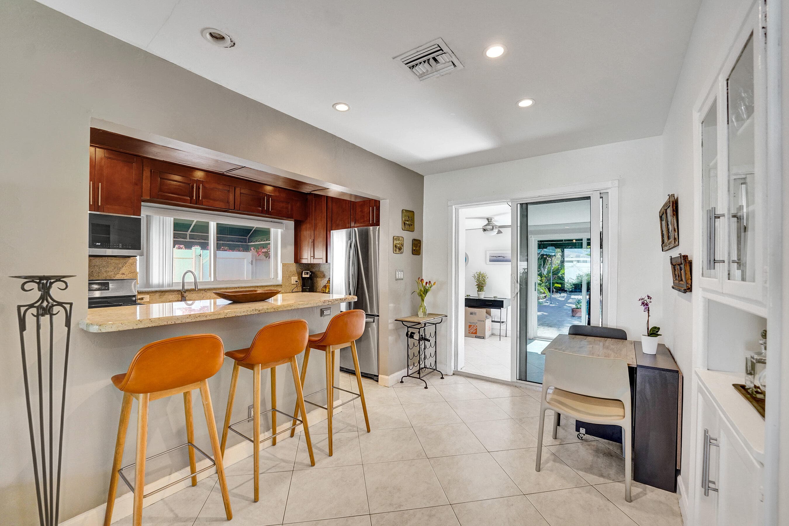1036 NE 9th Avenue, Fort Lauderdale, FL 33304 — photo 15 of 87