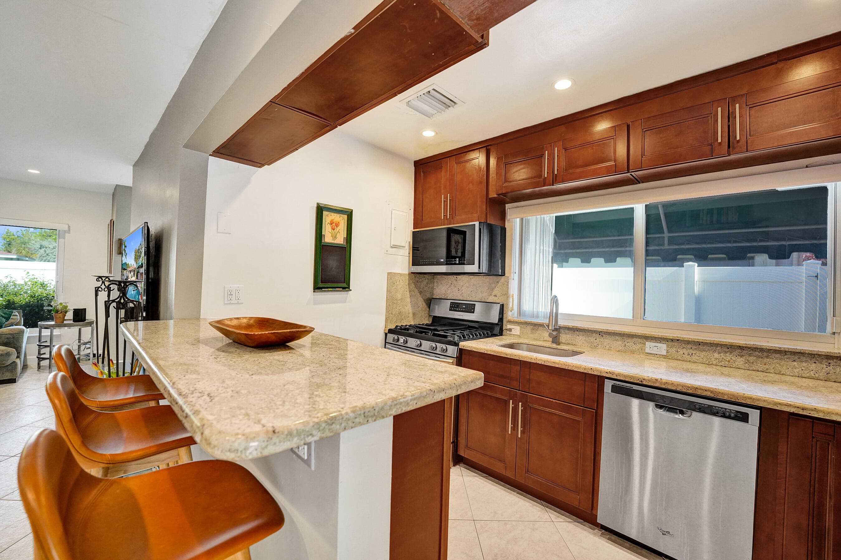 1036 NE 9th Avenue, Fort Lauderdale, FL 33304 — photo 20 of 87