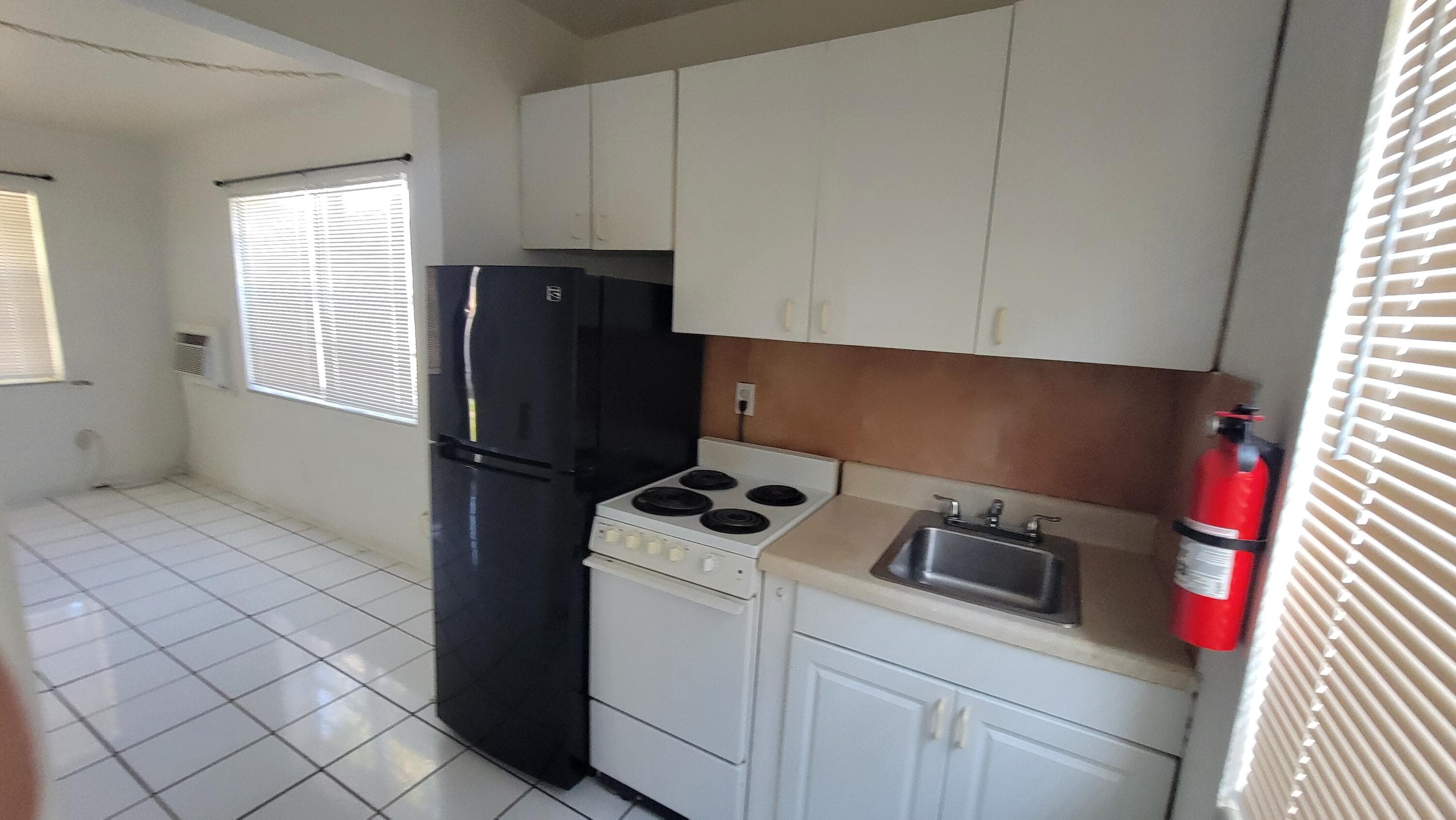 1927 Lincoln Street 4, Hollywood, FL 33020 — photo 5 of 7
