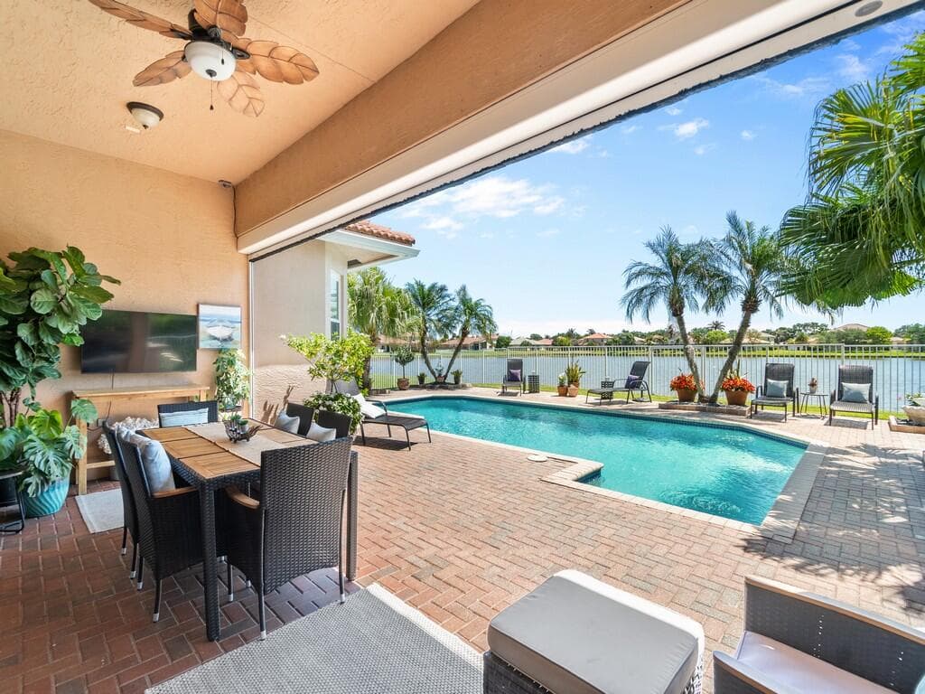1010 SW Ruby Ave Avenue SW, Vero Beach, FL 32968 — photo 8 of 36