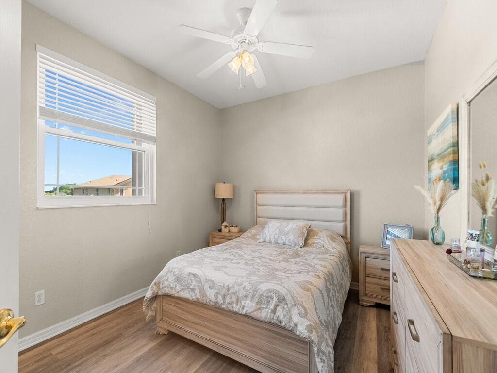 1010 SW Ruby Ave Avenue SW, Vero Beach, FL 32968 — photo 32 of 36