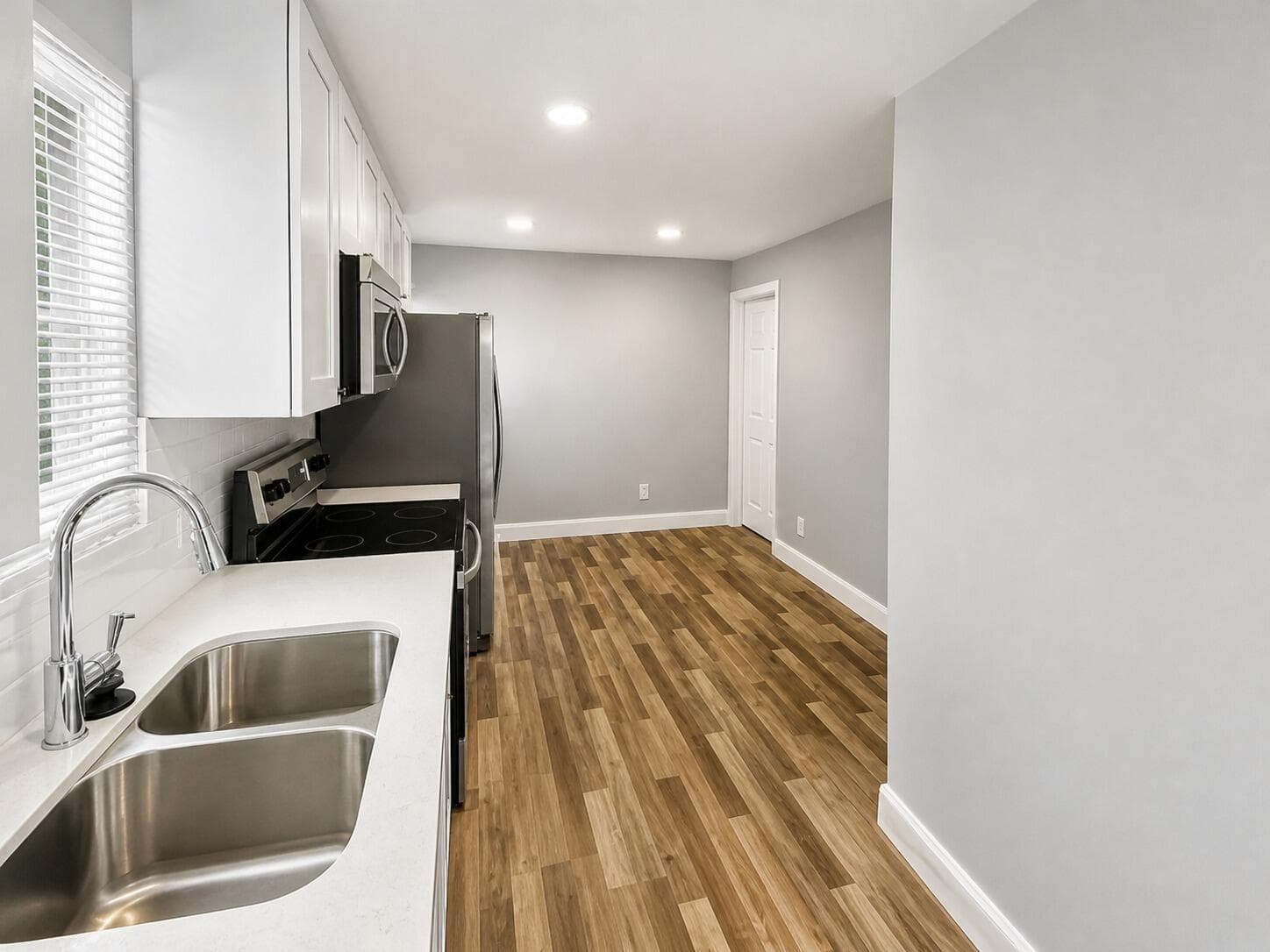 345 NE 168th Street, North Miami Beach, FL 33162 — photo 4 of 9