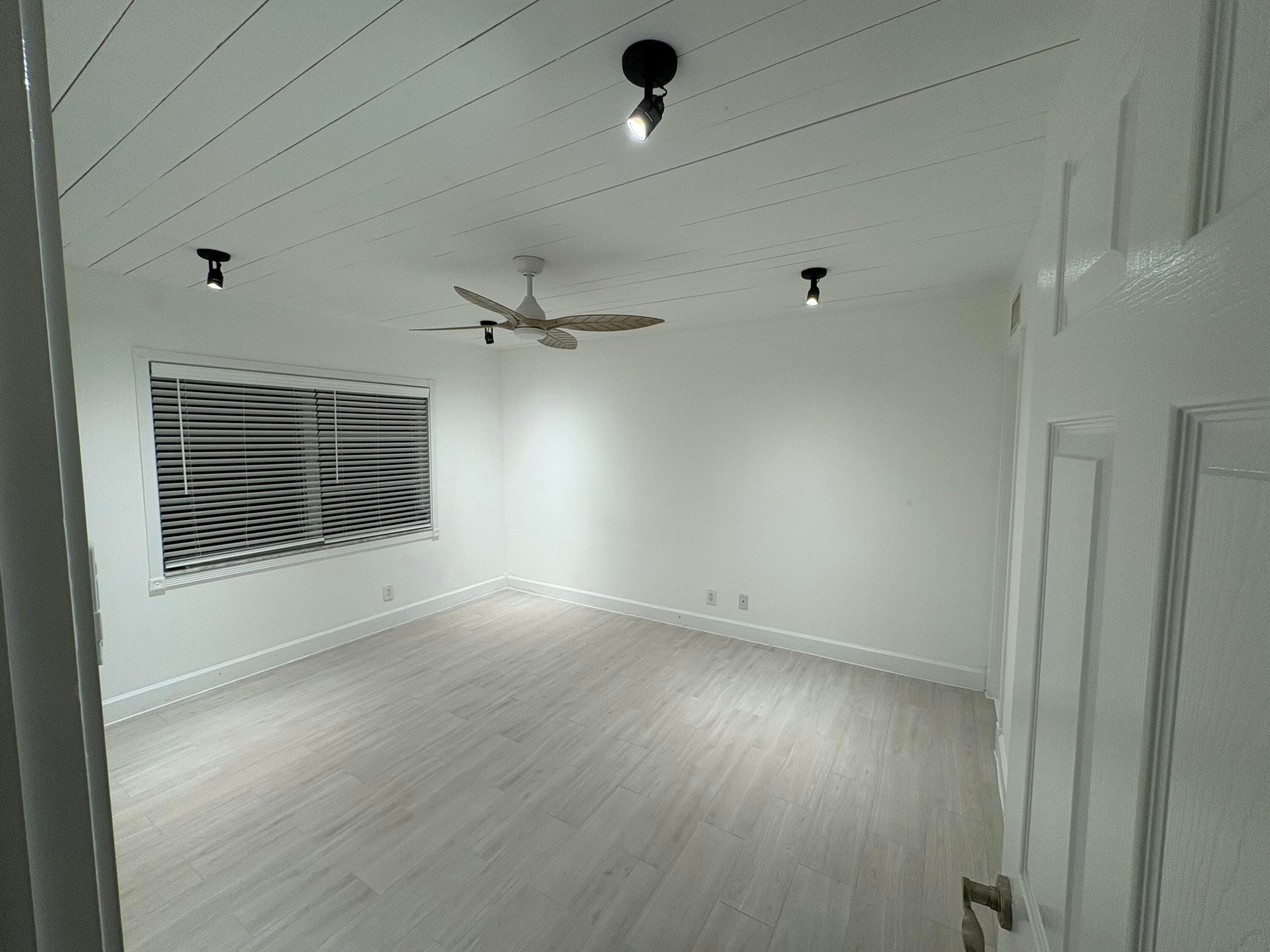 1501 S Ocean Boulevard 225, Lauderdale-By-The-Sea, FL 33062 — photo 3 of 13