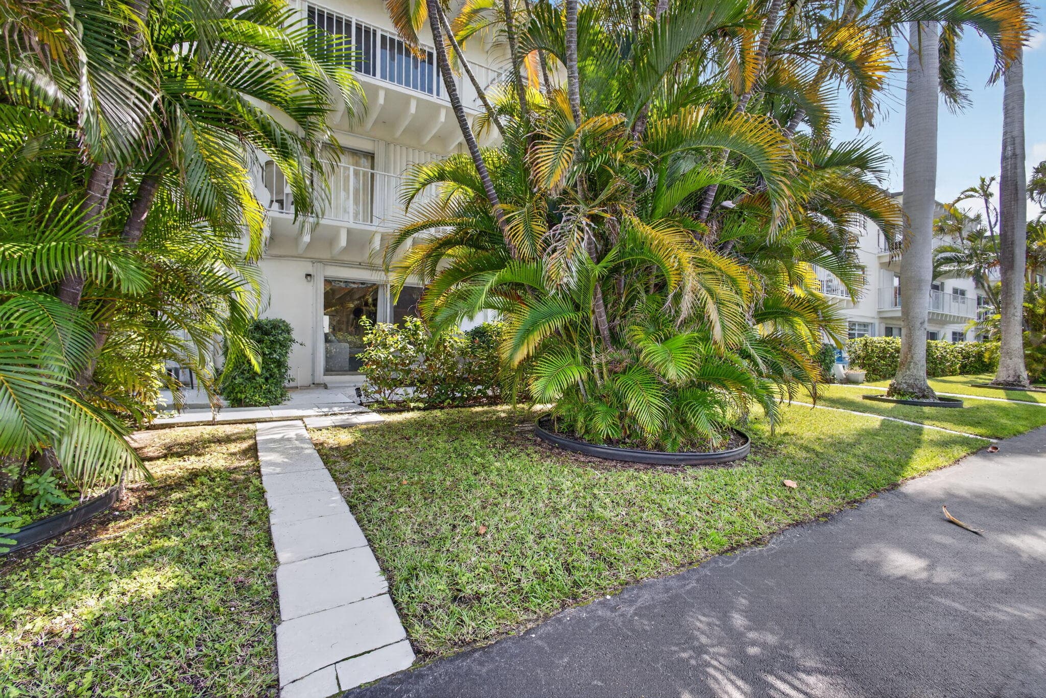 4001 S Ocean Boulevard 111, Palm Beach, FL 33480 — photo 12 of 24