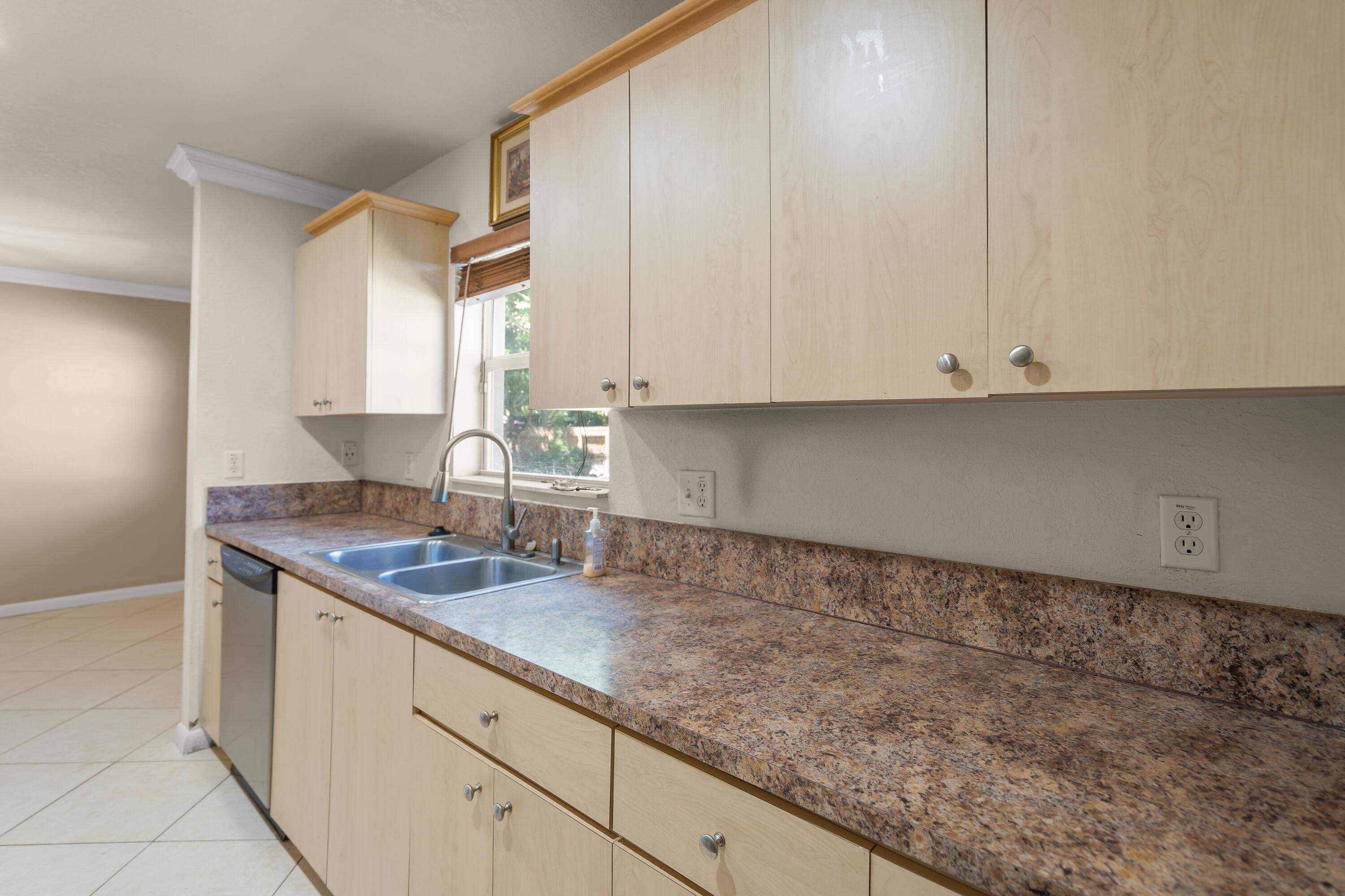 2241 NW 3rd Street, Pompano Beach, FL 33069 — photo 10 of 27