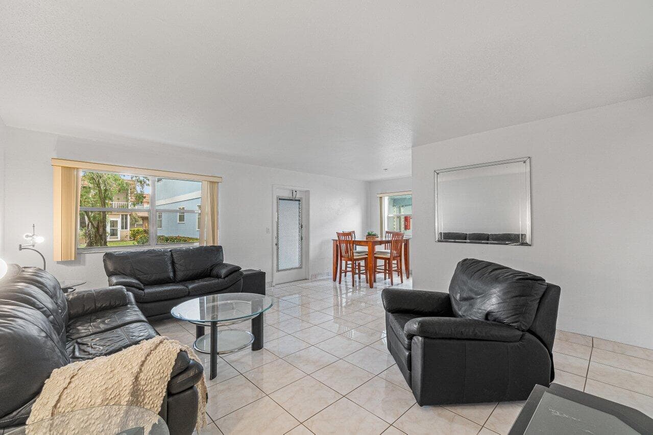 260 Brittany F, Delray Beach, FL 33446 — photo 9 of 24