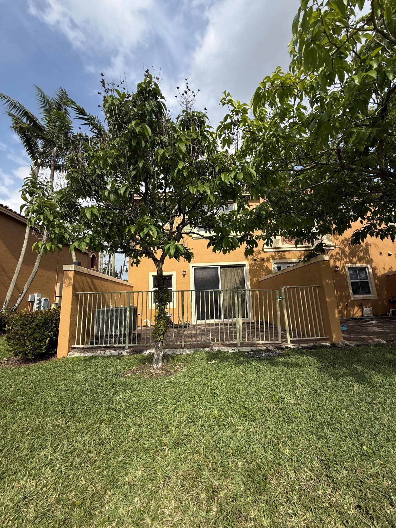 1064 SW 144th Avenue 807, Pembroke Pines, FL 33027 — photo 5 of 13