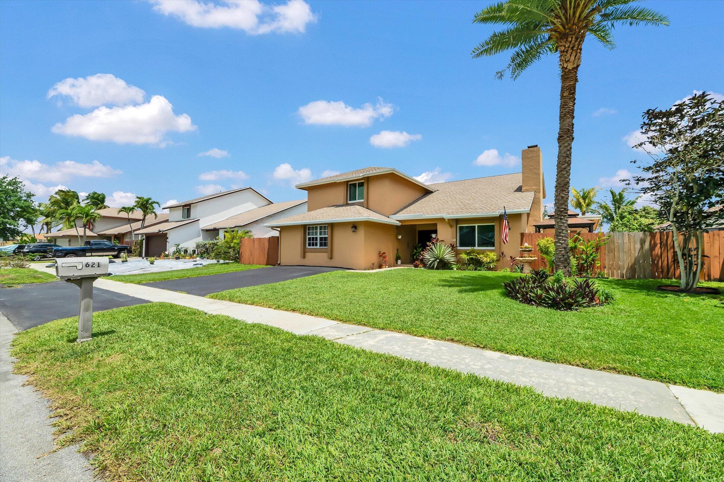 621 SW 98th Terrace, Pembroke Pines, FL 33025 — photo 3 of 51