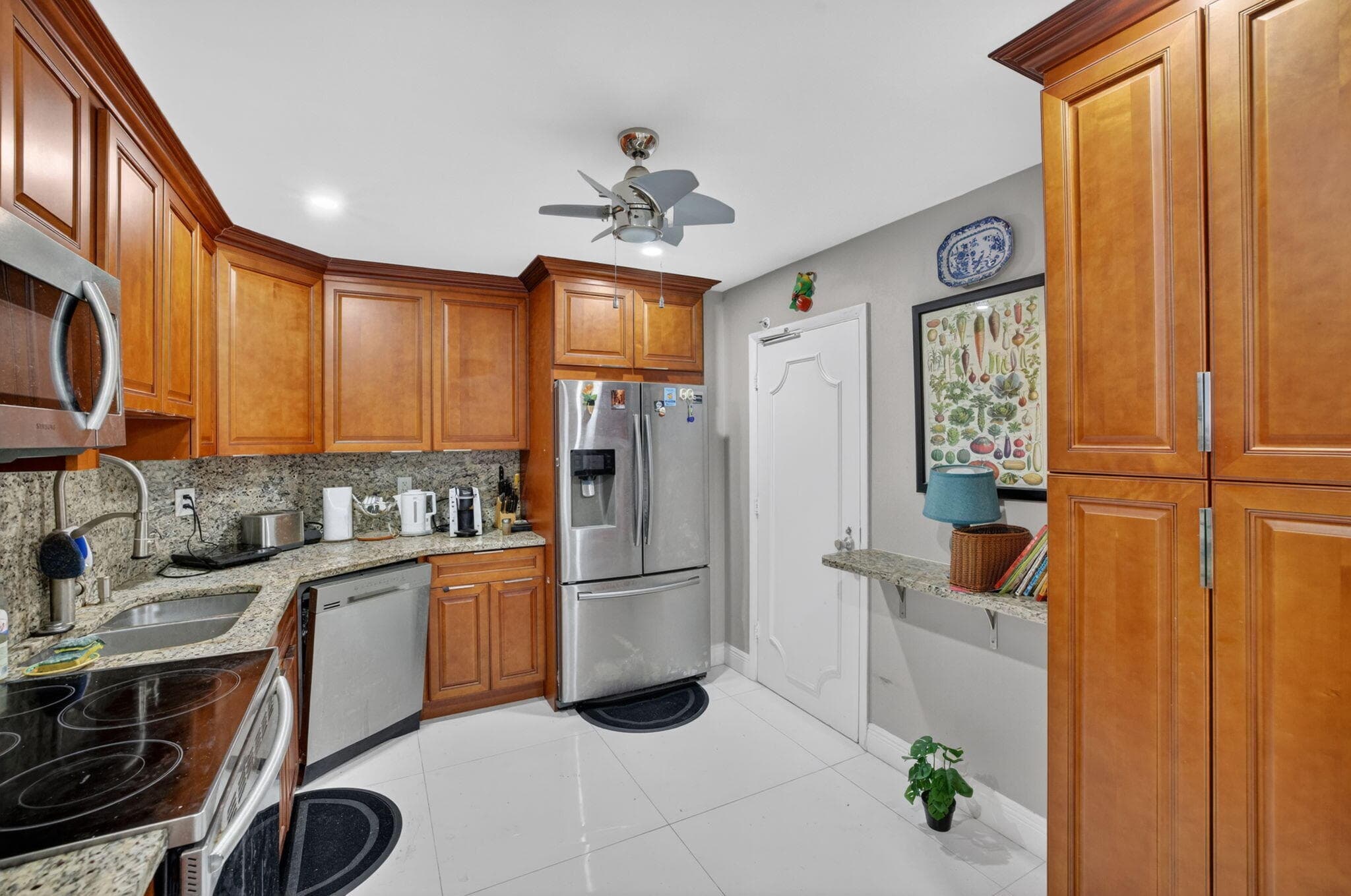 3333 NE 34th Street 701, Fort Lauderdale, FL 33308 — photo 12 of 35
