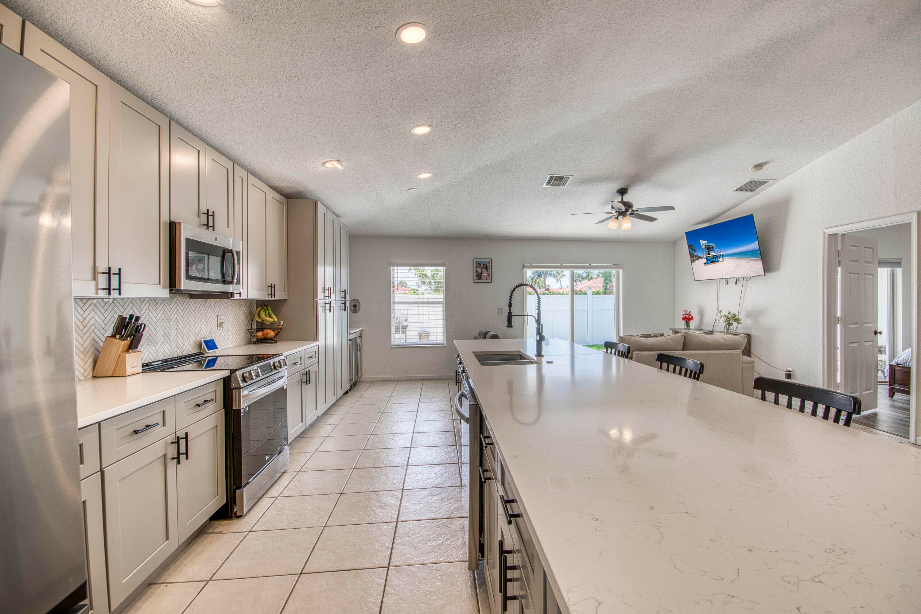 6036 Azalea Circle, West Palm Beach, FL 33415 — photo 9 of 42