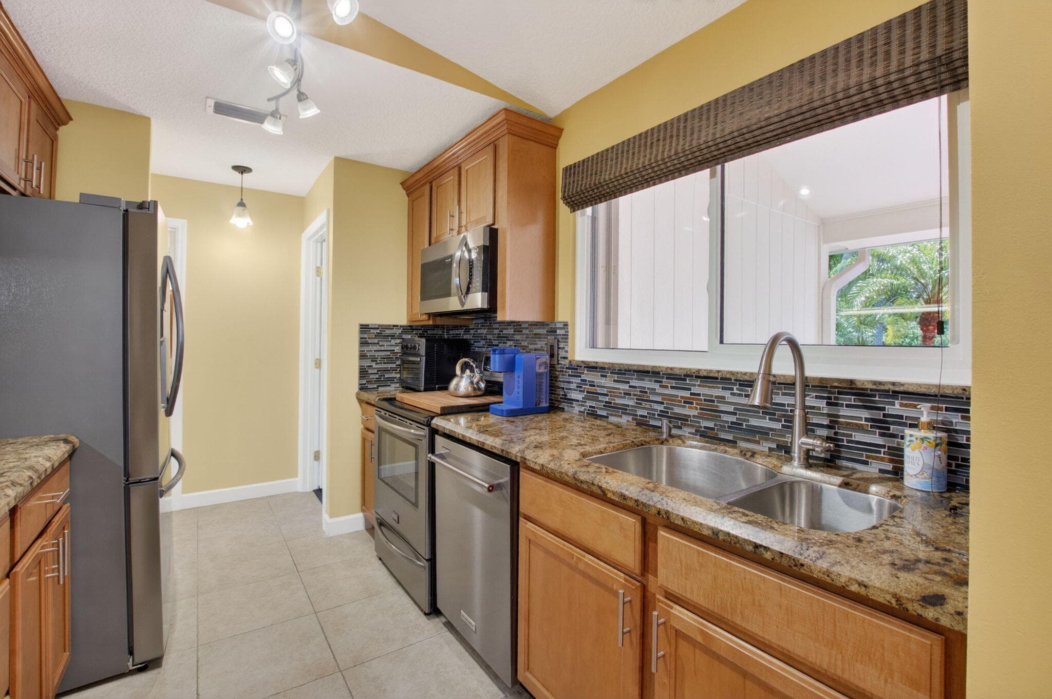 43 Mayfair Lane, Boynton Beach, FL 33426 — photo 18 of 47